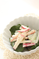 Radish and sesame mayonnaise salad