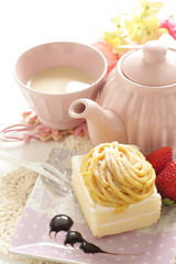 Marron short cake on dish with copy space