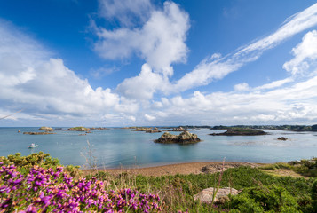 Ile de Bréhat (partie nord) et sa côte déchiquetée,près du pharse de paon, Côtes d'armor, Bretagne