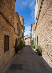 Fototapeta na wymiar historical center of the old medieval town of Alcudia, Mallorca
