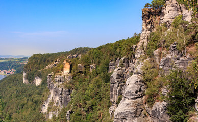 Fototapeta na wymiar Aussichtspunkt Kanapee im Elbsandsteingebirge