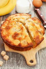Semolina cake with bananas