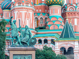 Fototapeta na wymiar Monument of Minin and Pozharsky front of St.Basil cathedral, Moscow, Russia