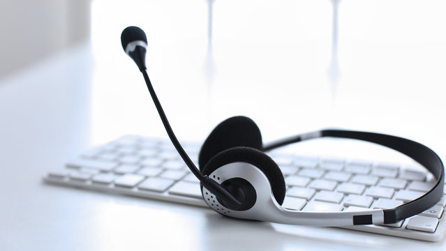 Communication support, call center and customer service help de