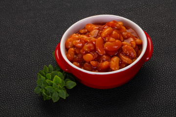 Baked kidney with tomato sauce