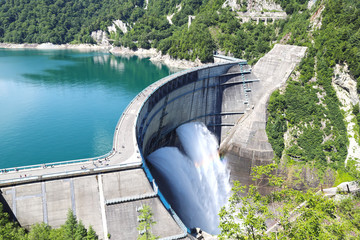【富山県 日本の観光名所】日本最大級の黒部ダム
