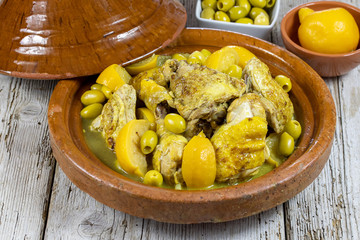 tajine de poulet au citron et olives