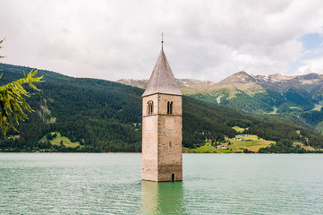 Reschen, Turm, Reschensee, Reschenpass, Passstrasse, Bergstrasse, Vinschgau, Alpen, S&uuml;dtirol, Sommer, Italien
