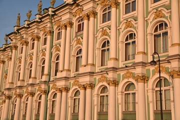 Fototapeta na wymiar Palais baroque à Saint-Pétersbourg, Russie