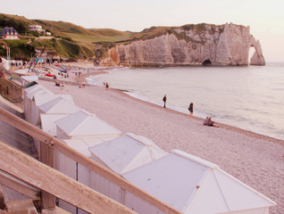 Fototapeta premium étretat en normandie et ses falaises ,paysage ,tourisme