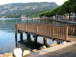 view from the pier garda