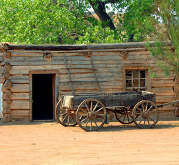 Obraz premium Dusty Lane and Wagon