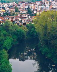 Fototapeta na wymiar beautiful colored houses on the hills of Veliko Tarnovo