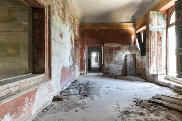 Fototapeta na wymiar Urban exploration in an abandoned villa