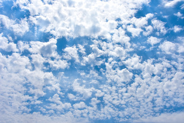 Himmel voller Wolken