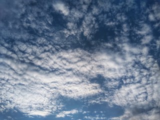 Fototapeta premium Beautiful Partten Of Clouds Over The Blue Sky.