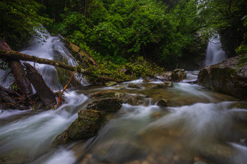 Obraz premium Pi-tu-gro waterfall, Beautiful waterfall in Tak province, ThaiLand.