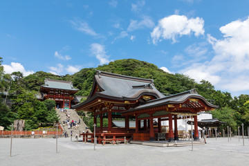 (神奈川県ｰ風景)夏空の下の鶴岡八幡宮１