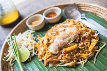 Pad Thai with grilled chicken