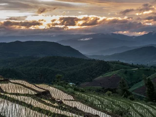 Fototapeten View of rice terraces at Thailand. © KUNVEE