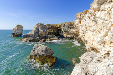 Fototapeta premium Rocky coast at Tyulenovo, Bulgaria