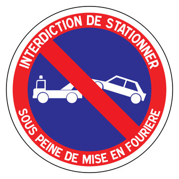 Panneau routier en France : station interdit avec mise en fourrière