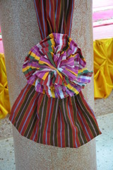 Praewa Silk From the wipers Can be tied into flowers, used as decorations for beautiful places In Thailand, there are many Praewa silk fabrics, such as in Surin province.