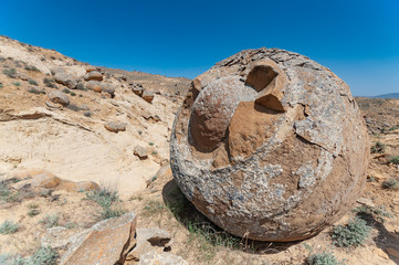 Сoncrescence. Stone balls, 