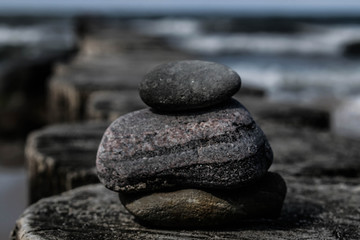 морские камни на пляже