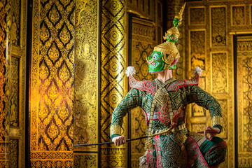 [KHON Tos-Sa-Kan RAMAYANA] Khon,Art culture Thailand Dancing in masked khon hanuman in literature Ramayana,Thailand. - obrazy, fototapety, plakaty