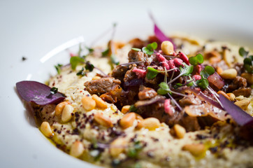 fresh humus with beef meat & seeds