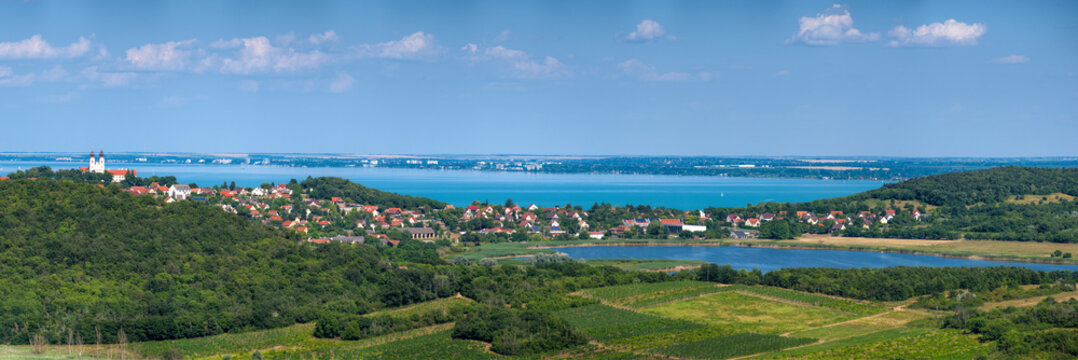 Die Landschaft auf Tihany, einer Halbinsel im Plattensee, Ungarn