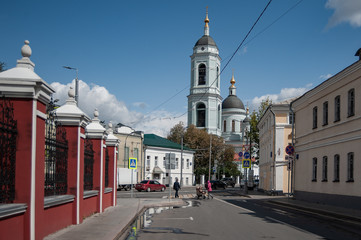 The streets of Rogozhskaya Sloboda, which appeared in the 16th century, preserved the spirit of old Moscow. Many houses, like churches, were built in the 18th – 19th centuries.
