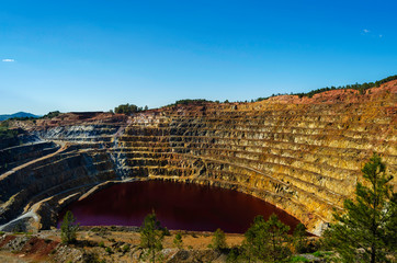 Mina de cobre a cielo abierto de la Corta Atalaya en Huelva, España