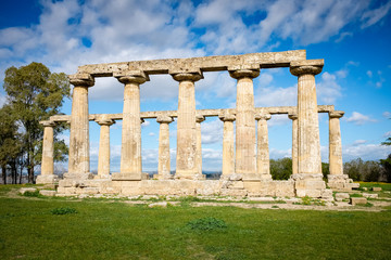 Obraz premium The Temple of Hera at Tavole Palatine, a sanctuary near Metapontum. Bsilicata region, Italy