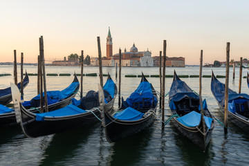 Fototapeta na wymiar morning boats in Venice