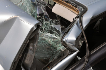 Obraz premium Car accident after an accident. Broken car.