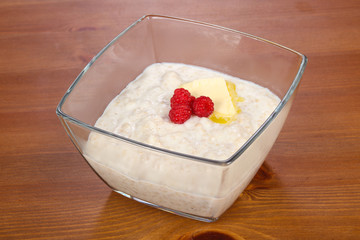 Dietary Rice porridge with raspberry