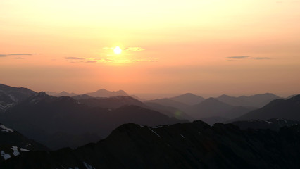 Sonnenuntergang in den Alpen