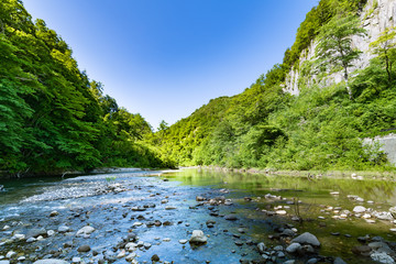 宮城花山一迫川の緑に囲まれた渓谷