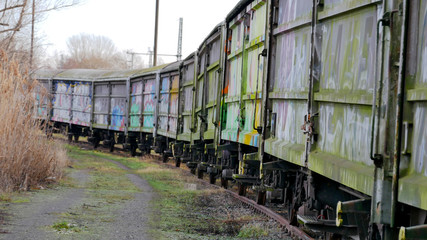 Obraz premium Verrostete Waggons auf dem Abstellgleis