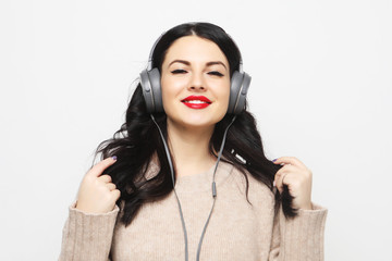 pretty woman plus size listening to music