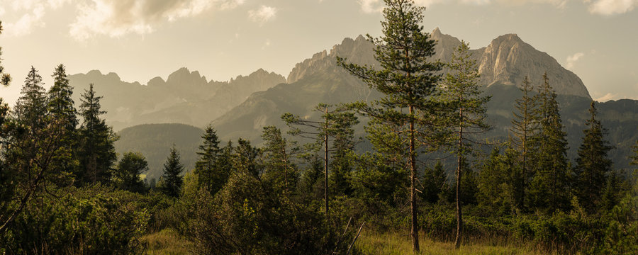 Wilder Kaiser Panorama bei Sonnenuntergang