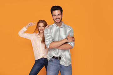 Obraz premium Beautiful couple smiling, posing together.