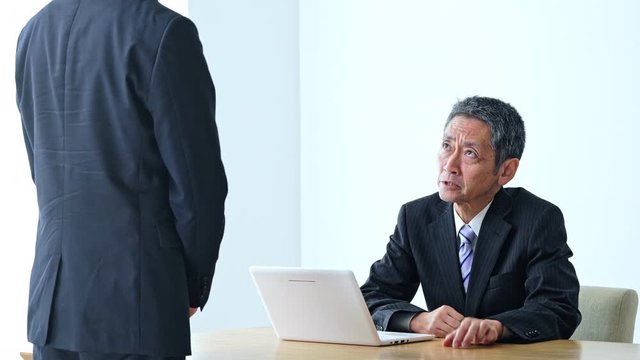 説教する上司