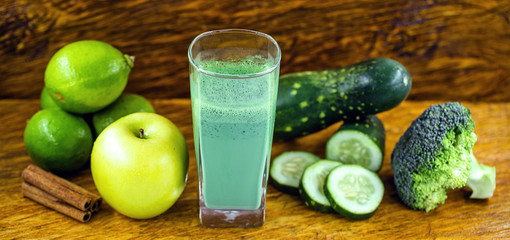 Fresh green juice, Brazilian detox juice. drink that has components that favor liver cleansing, enhancing the elimination of toxins that overload our body. Diet or regimen concept.