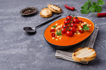 Red vegetable soup with chickpeas