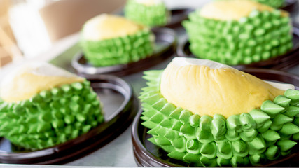 Durian Cake, Homemade bakery Make durian-shaped cakes and make-up with real durian.