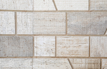 Muro con rivestimento irregolare
