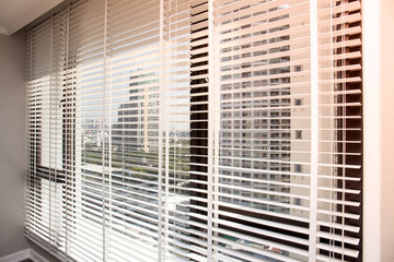 Curtain blinds